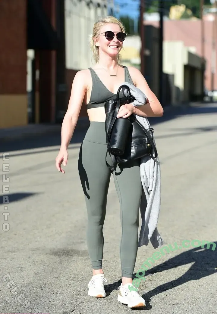 Julianne Hough nude photo #1965 (juleshough / juliannehough)
