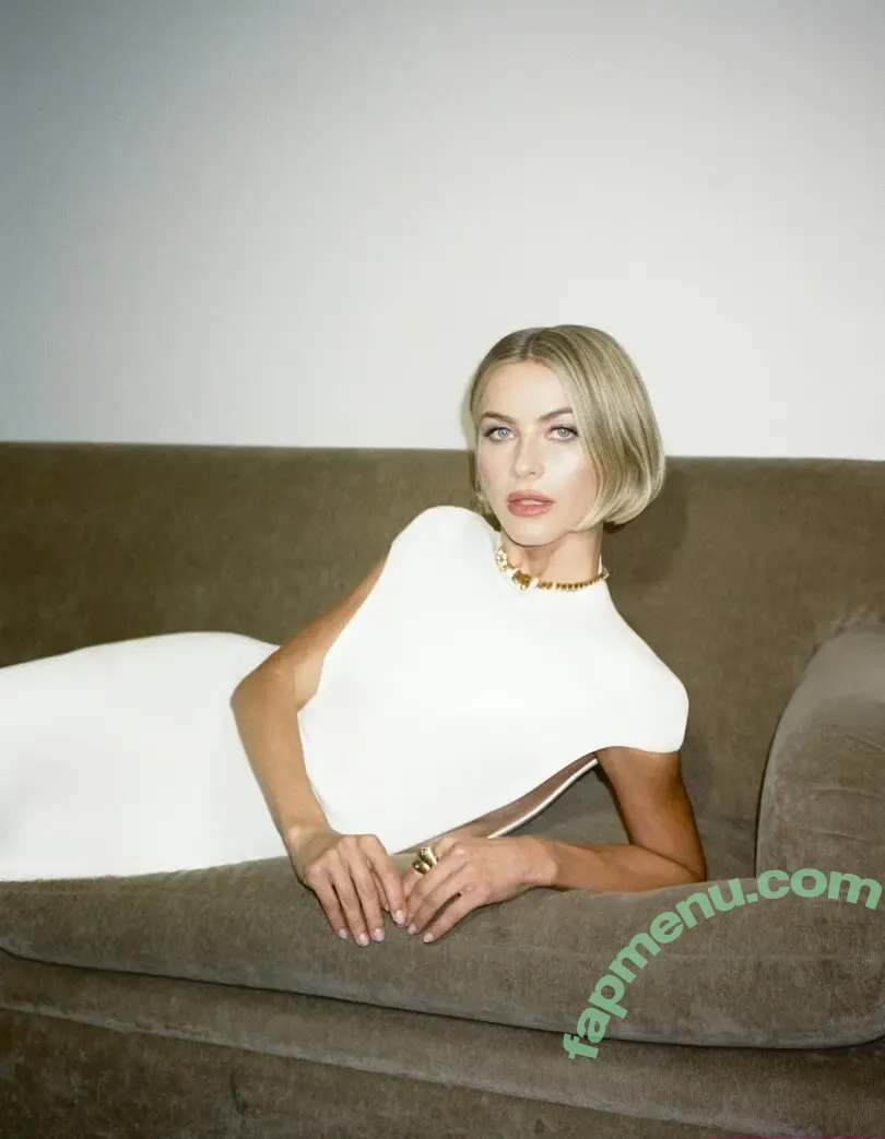 Julianne Hough nude photo #1978 (juleshough / juliannehough)