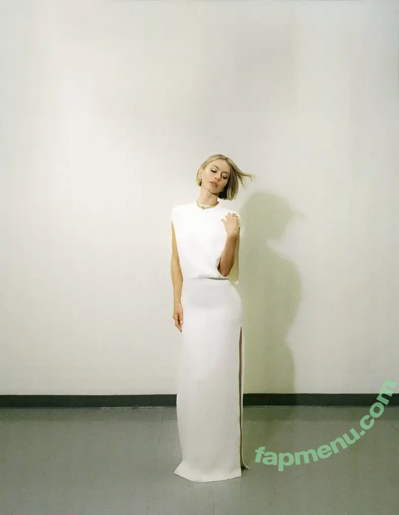 Julianne Hough nude photo #1979 (juleshough / juliannehough)