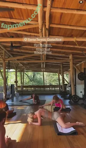 Julianne Hough / juleshough / juliannehough nude photo #2036