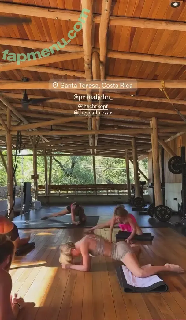 Julianne Hough nude photo #2036 (juleshough / juliannehough)