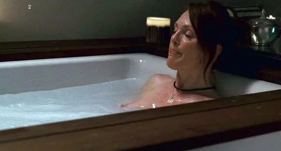 Julianne Moore / juliannemoore nude photo #0003