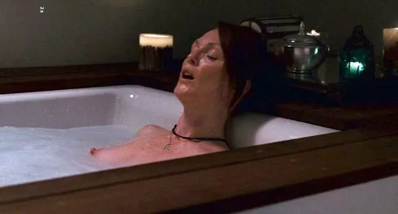 Julianne Moore / juliannemoore nude photo #0004