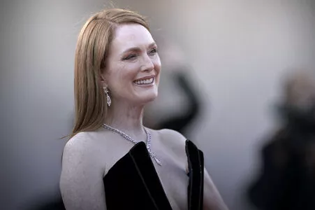 Julianne Moore / juliannemoore nude photo #0016