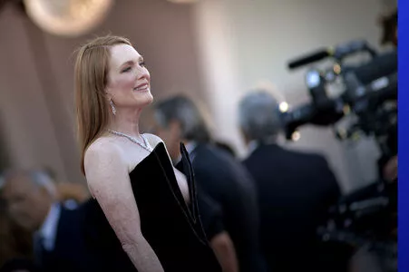 Julianne Moore / juliannemoore nude photo #0021