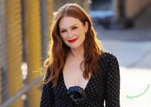 Julianne Moore / juliannemoore nude photo #0150