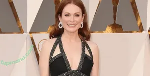 Julianne Moore / juliannemoore nude photo #0156