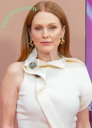 Julianne Moore / juliannemoore nude photo #0158