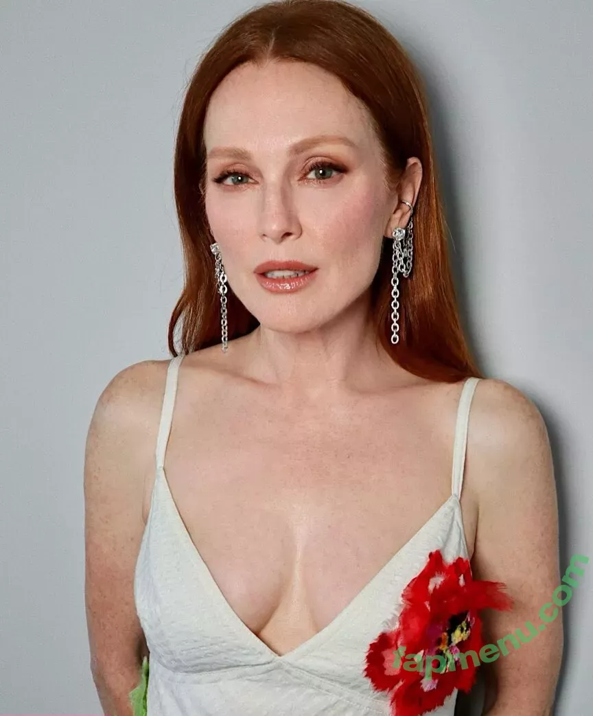 Julianne Moore nude photo #0071 (juliannemoore)