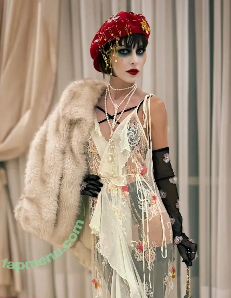 Julianne Trevisol nude photo #0192 (juliannetrevisol)