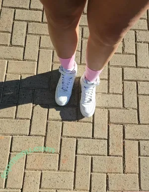 julie.bigfeet / juliesfeet nude photo #0075