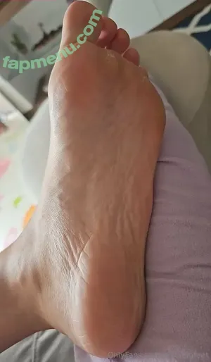 julie.bigfeet / juliesfeet nude photo #0083