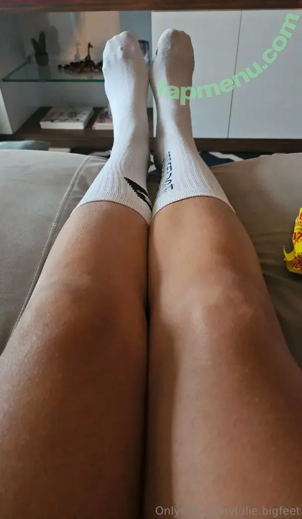 julie.bigfeet nude photo #0105 (juliesfeet)