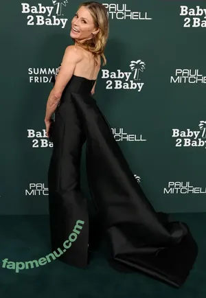 Julie Bowen / itsjuliebowen / lindseybowenn nude photo #0213