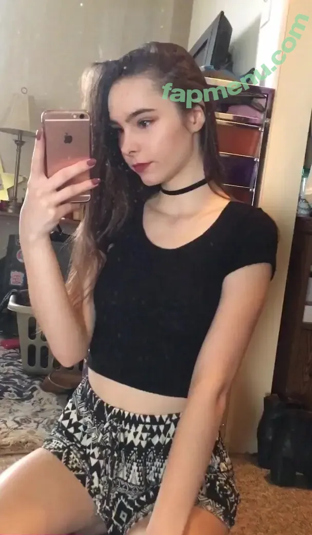 Julie Clark nude photo #0049 (julieclarkauthor / sadkitcat)