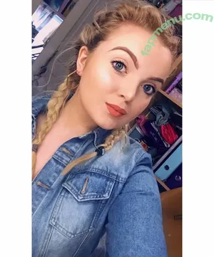 Julie Donaldson / julieeeed1997 nude photo #0026