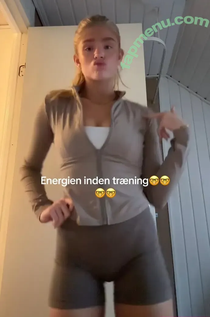 Julie Hem Kristensen nude photo #0004 (juliehemkristensen)