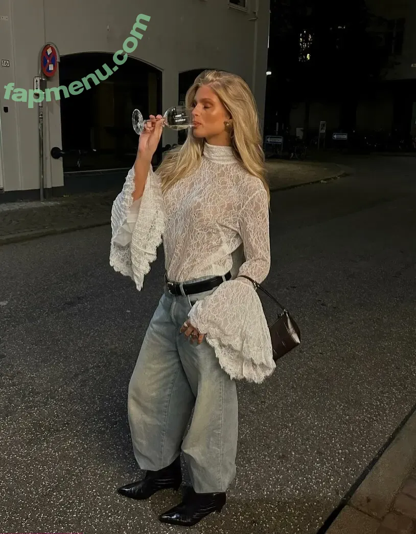 Julie Hem Kristensen nude photo #0020 (juliehemkristensen)