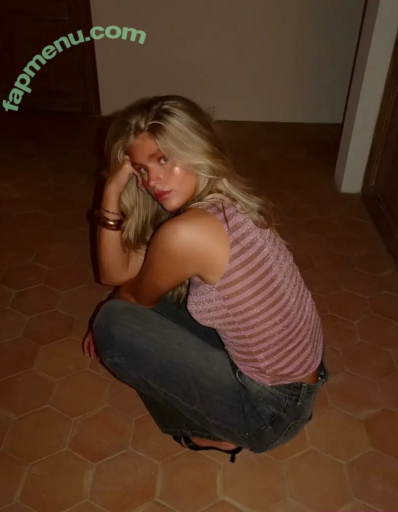 Julie Hem Kristensen nude photo #0032 (juliehemkristensen)