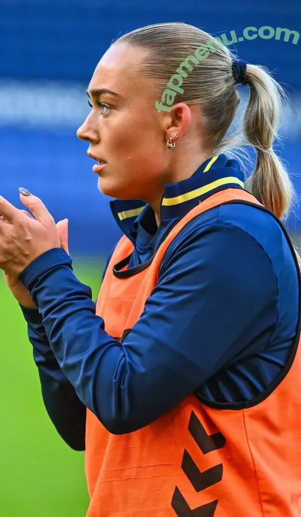 Julie Jorde nude photo #0031 (JulieJorde)