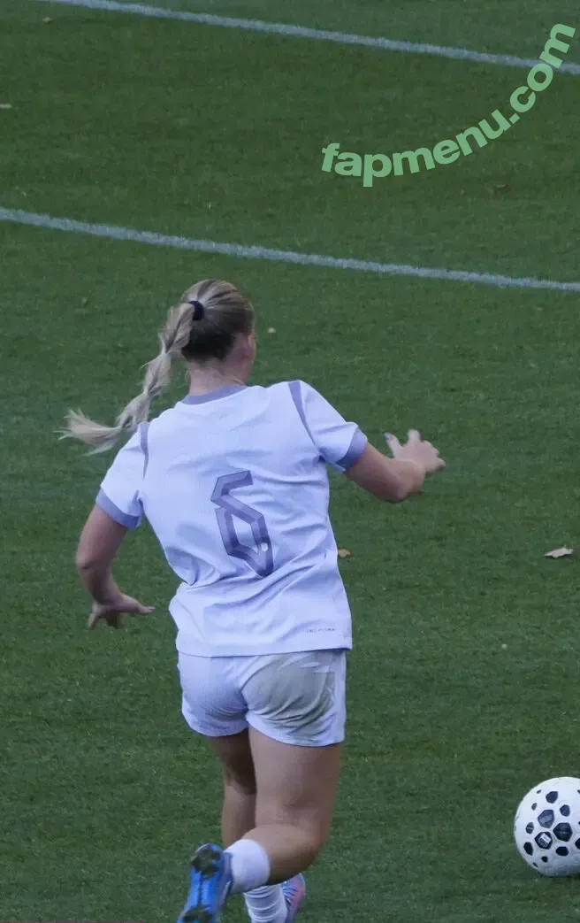 Julie Jorde nude photo #0033 (JulieJorde)