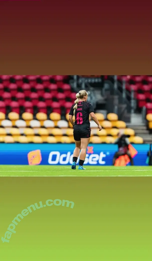 Julie Jorde nude photo #0045 (JulieJorde)