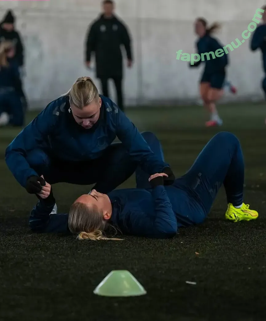 Julie Jorde nude photo #0050 (JulieJorde)