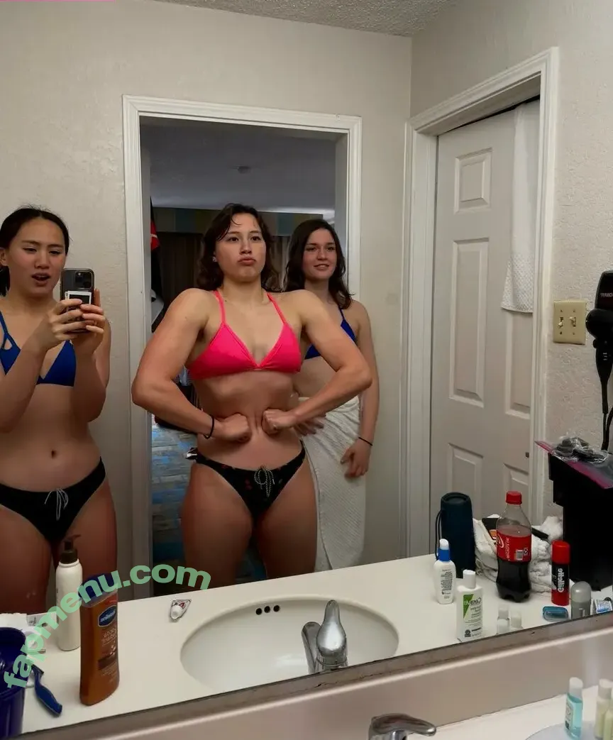 Julie Schwieters nude photo #0001 (julieschwieters)