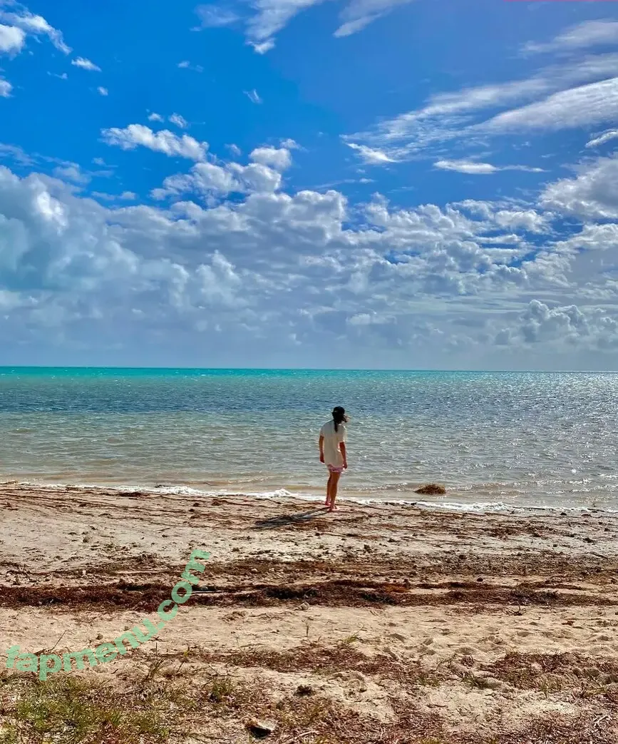 Julie Schwieters nude photo #0006 (julieschwieters)