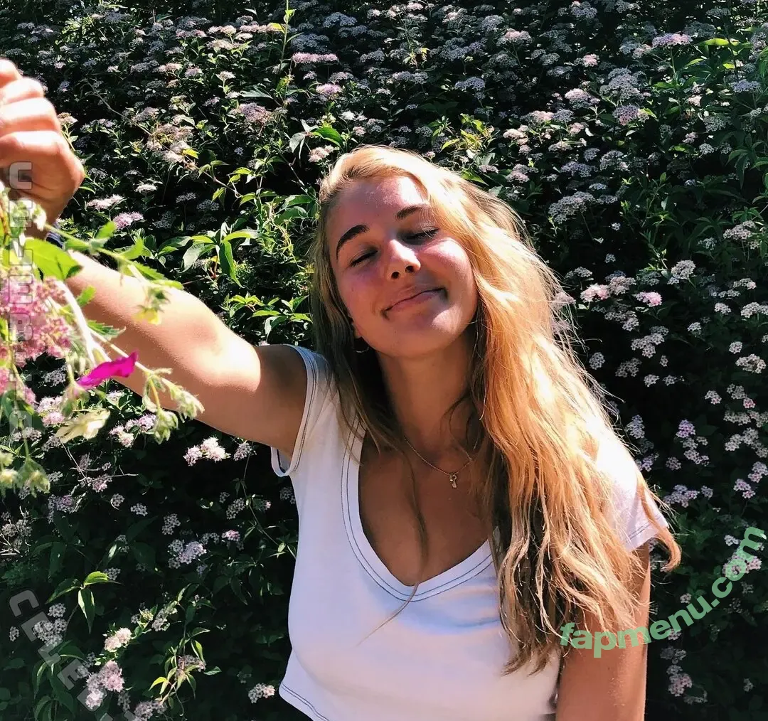 julie.tirado nude photo #0782 (JulesTirado / julietirado)