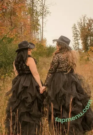 Julie1030 / Mariebaby1622 / juliehcousins nude photo #0010