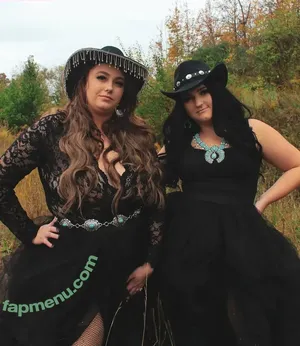 Julie1030 / Mariebaby1622 / juliehcousins nude photo #0013