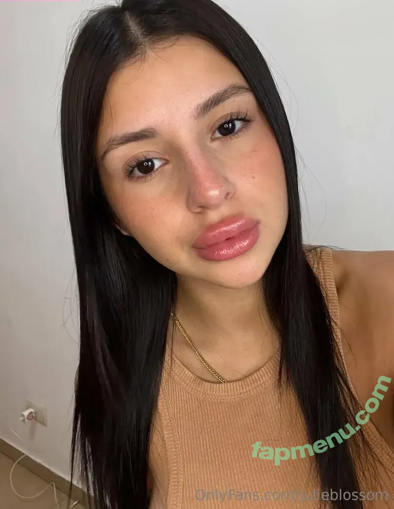 julieblossom nude photo #0053 (jul1eta27_)