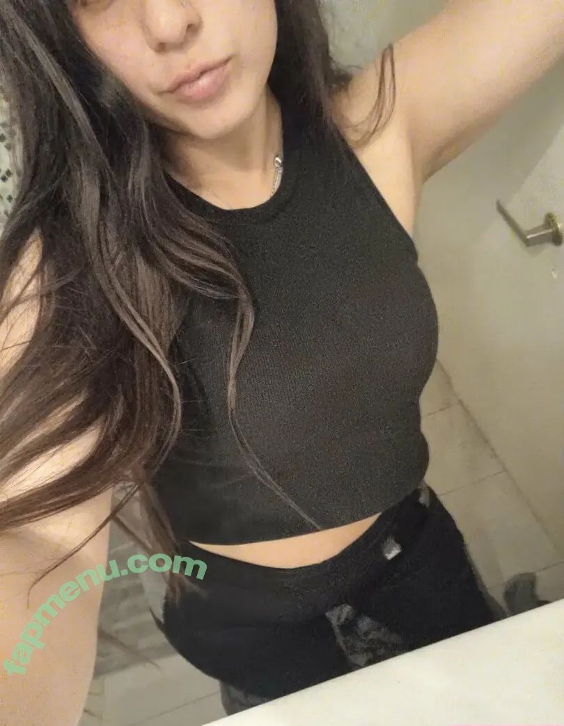 juliennee nude photo #0010 (juliennee)