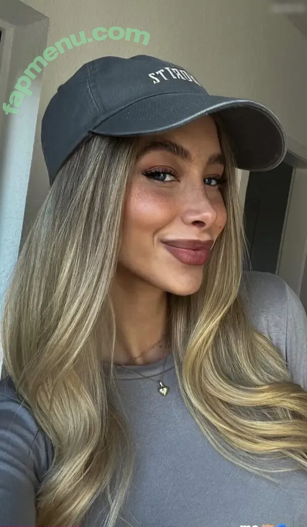 Julietschkaa nude photo #0005 (Julietschkaa)