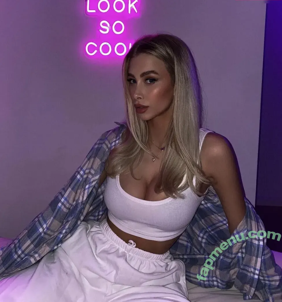 Julietschkaa nude photo #0006 (Julietschkaa)
