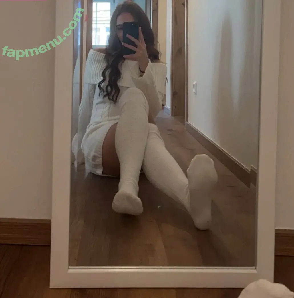 julinaa.may nude photo #0132 (julianafmay)