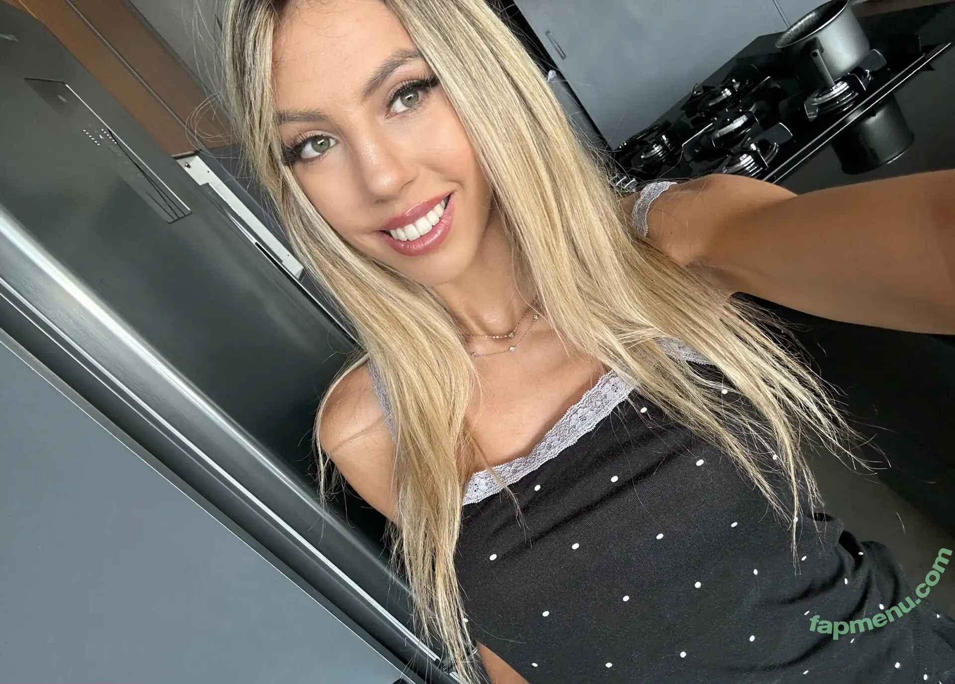 Jullymilkies nude photo #0013 (Jullymilkies)