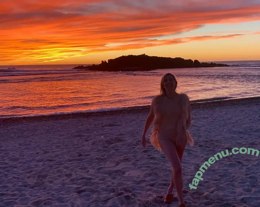 June Diane Raphael nude photo #0005 (celeb / junediane)