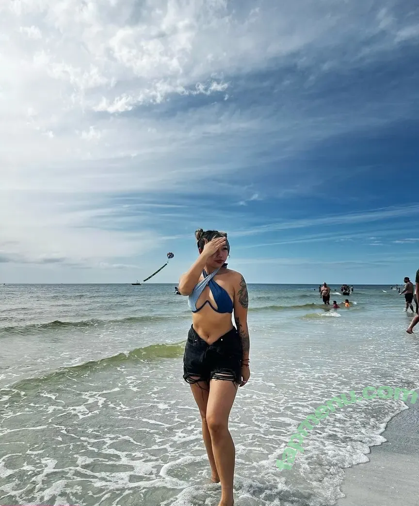 June.lin nude photo #0007 (June.Hnubci / heyjunebug)