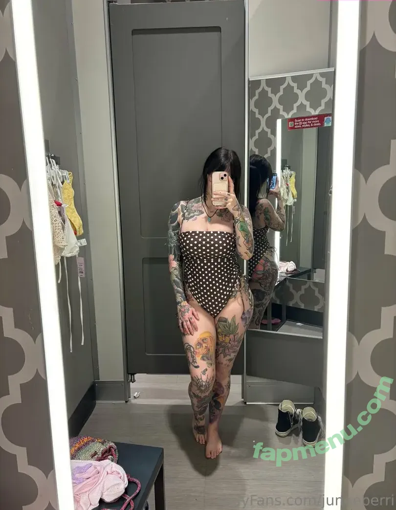 Juneeberri nude photo #0037 (Juneeberri)