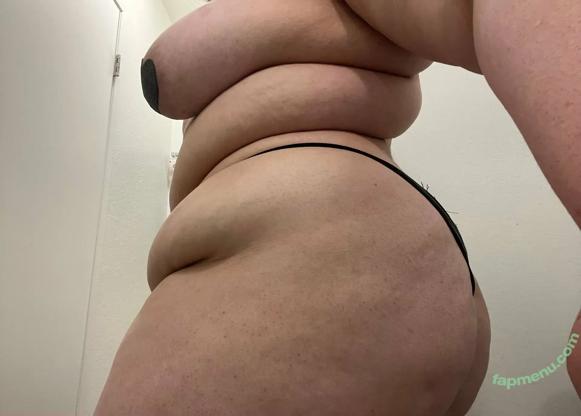 junejove nude photo #0033 (junejove)