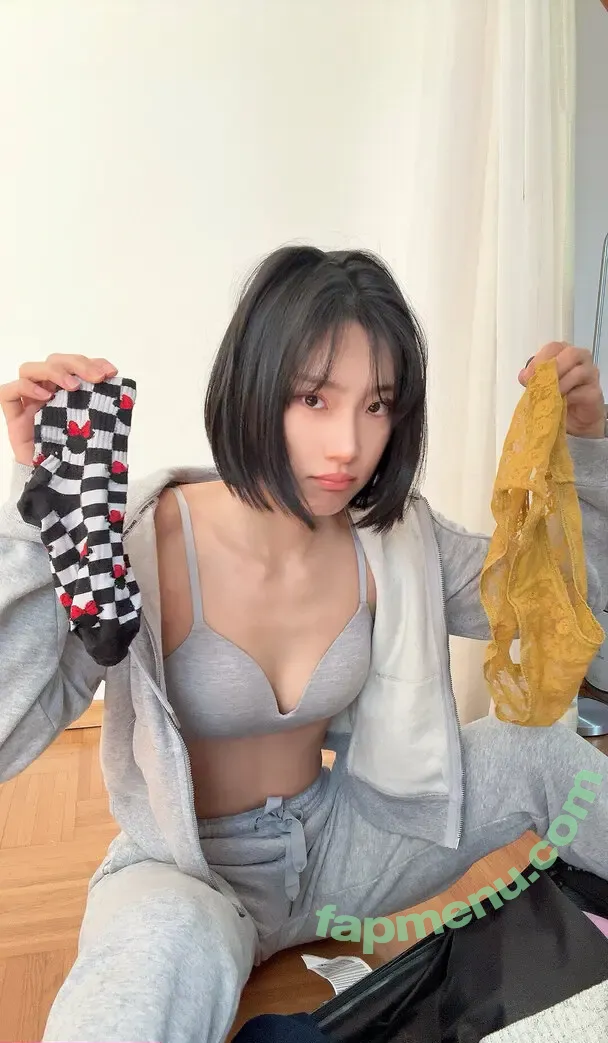 juneliu nude photo #0017 (juneliusp)