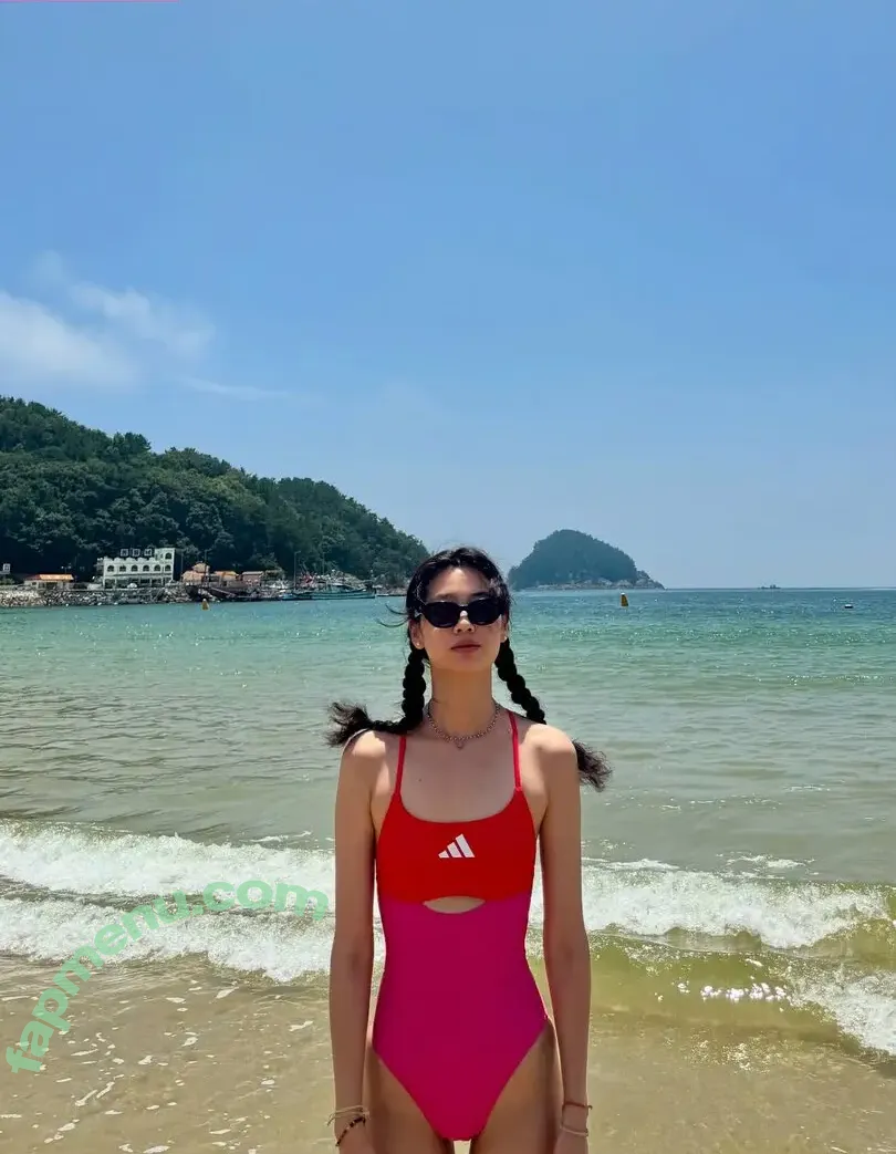 Jung Ho-yeon nude photo #0245 (hoooooyeony / xo_yeri)
