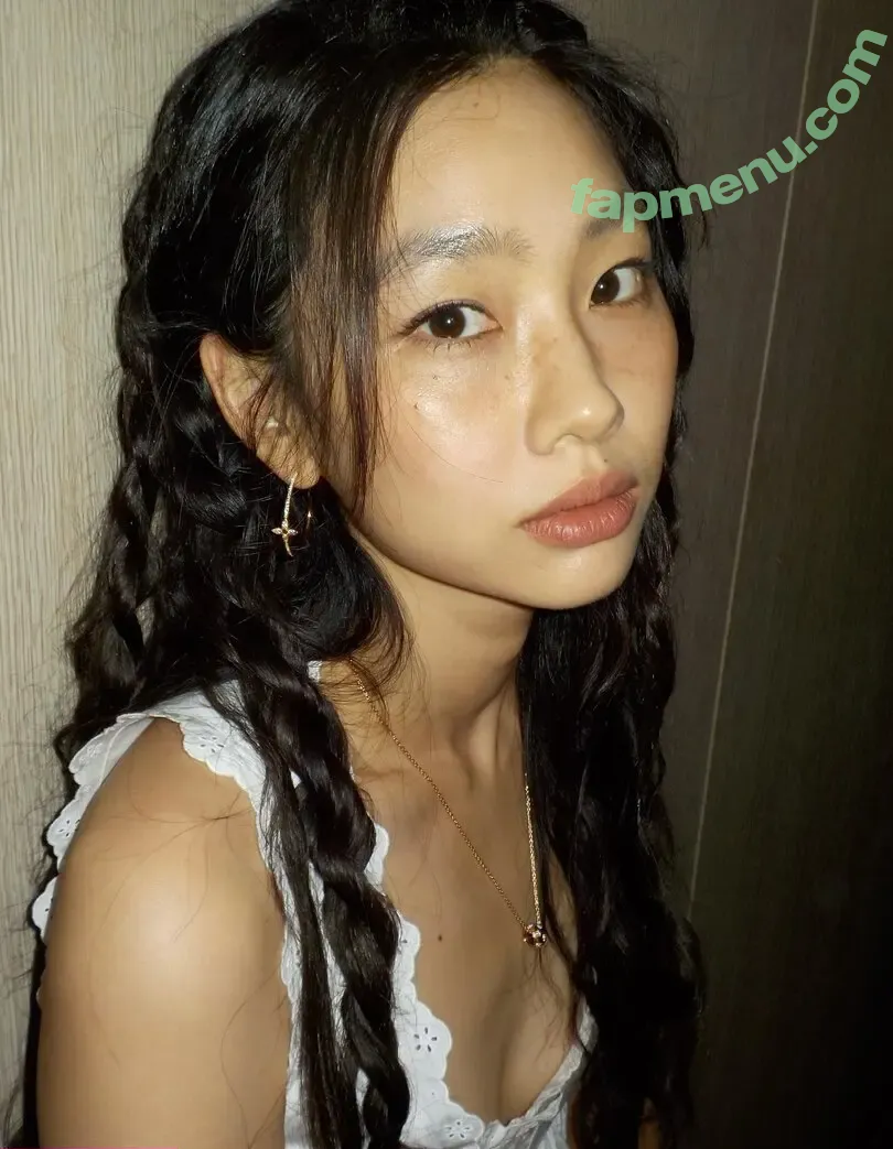 Jung Ho-yeon nude photo #0282 (hoooooyeony / xo_yeri)
