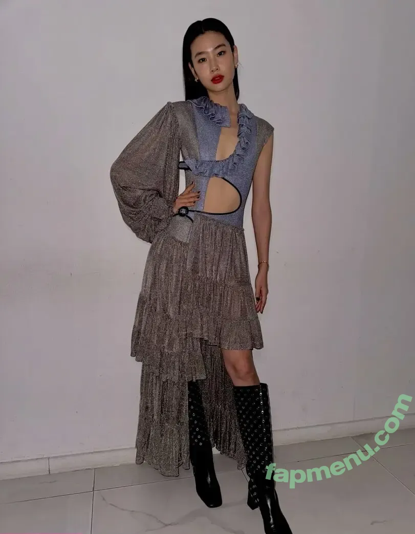 Jung Ho-yeon nude photo #0307 (hoooooyeony / xo_yeri)