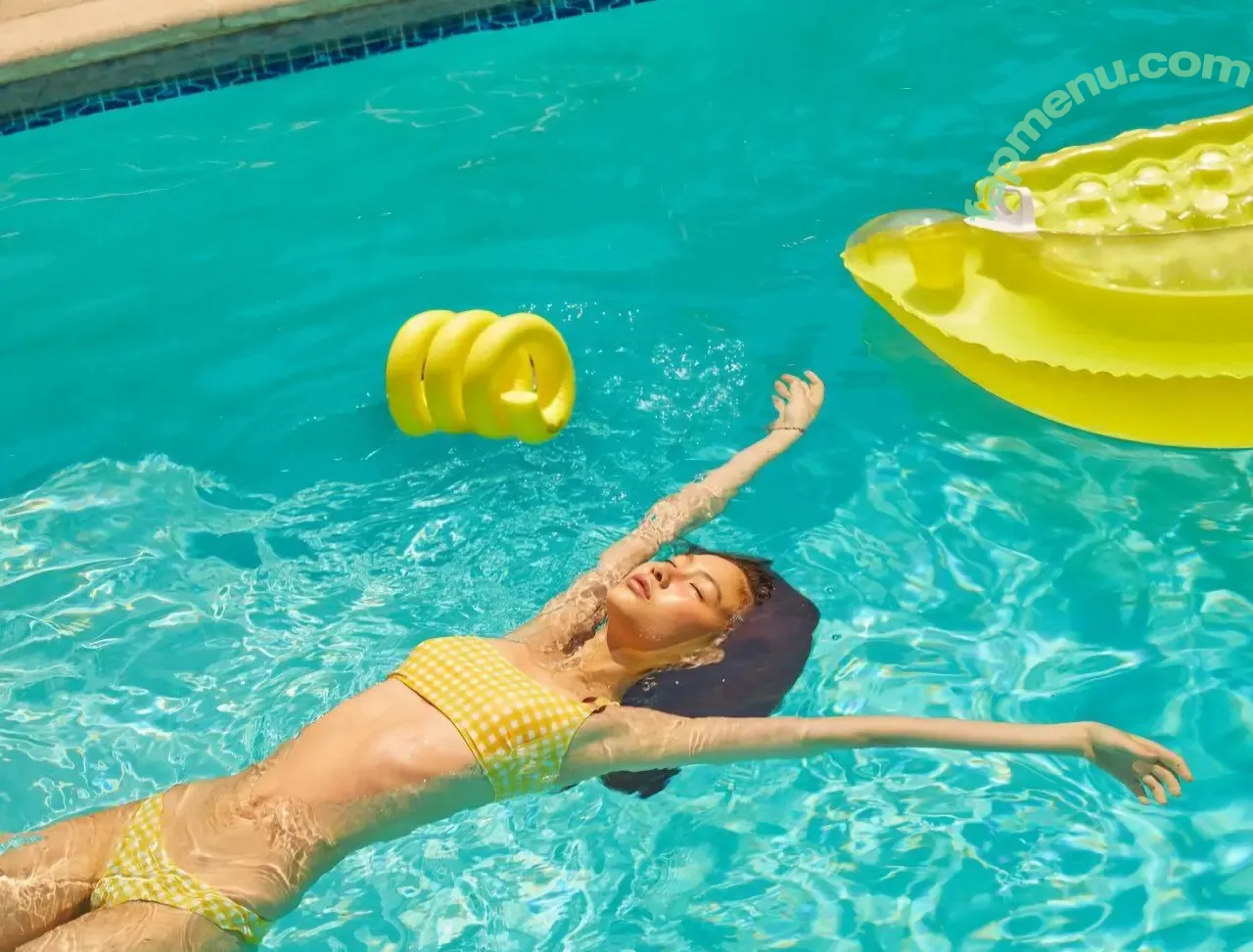 Jung Ho-yeon nude photo #0315 (hoooooyeony / xo_yeri)