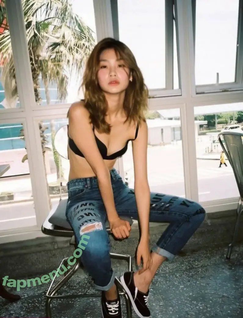 Jung Ho-yeon nude photo #0324 (hoooooyeony / xo_yeri)