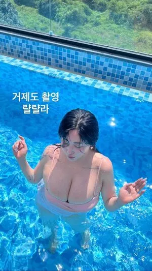 Jung Hye Bin / yourxhiii / 상쾌하이 nude photo #0127