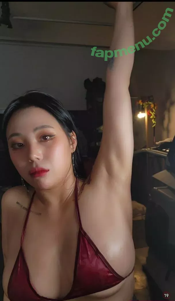 Jung Hye Bin nude photo #0026 (yourxhiii / 상쾌하이)